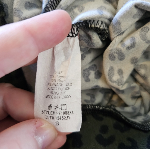 SALE-White Birch Womens Shorts Green Black Leopard Print Elastic Waist Size S - Picture 11 of 11